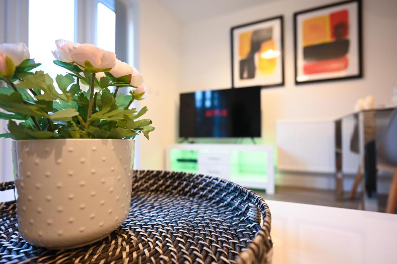 דירות Luxury 4 Bed House With Gated Parking In The Heart Of Birmingham! מראה חיצוני תמונה