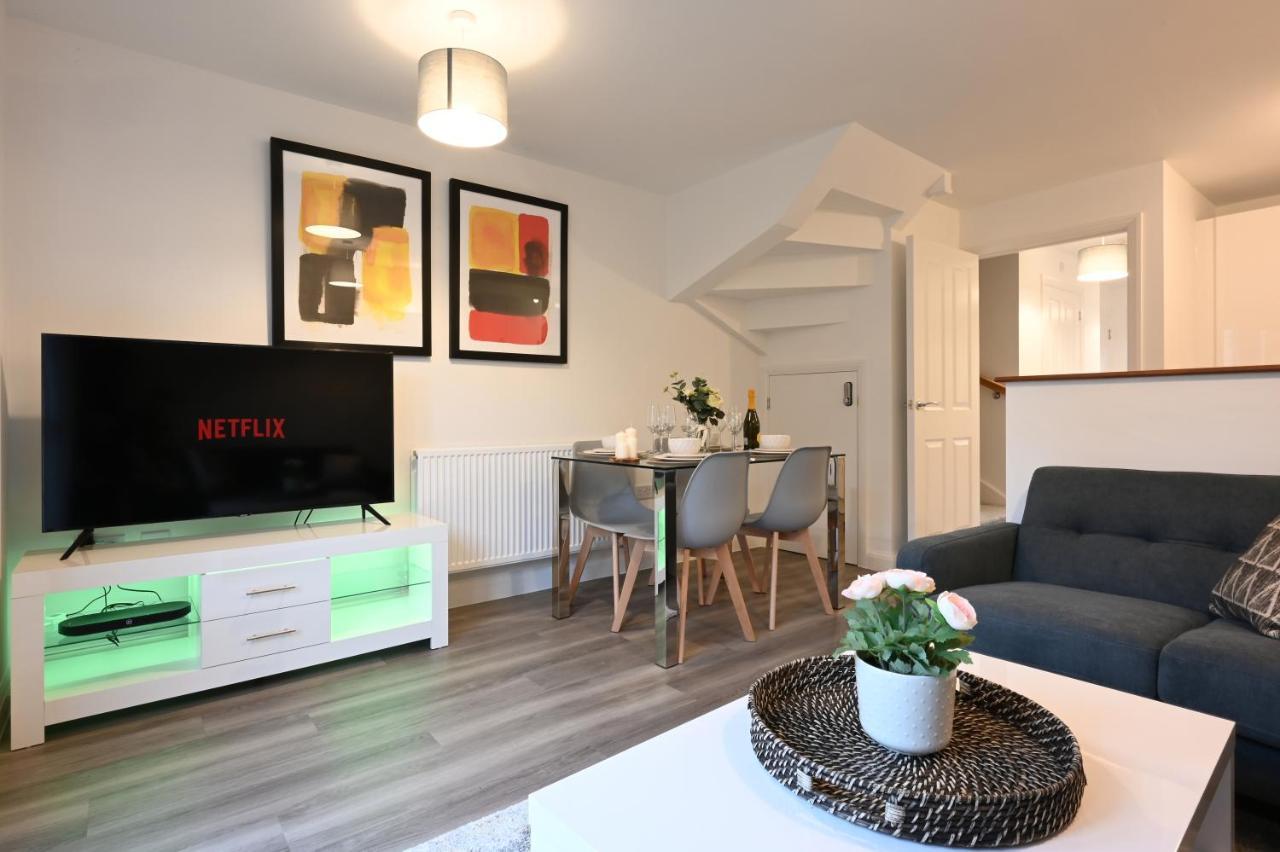 דירות Luxury 4 Bed House With Gated Parking In The Heart Of Birmingham! מראה חיצוני תמונה