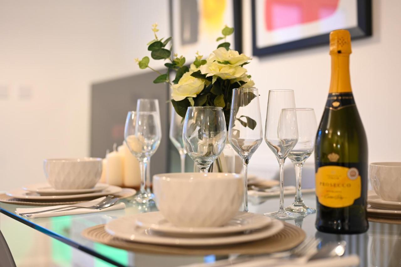 דירות Luxury 4 Bed House With Gated Parking In The Heart Of Birmingham! מראה חיצוני תמונה