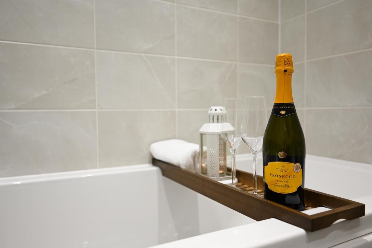 דירות Luxury 4 Bed House With Gated Parking In The Heart Of Birmingham! מראה חיצוני תמונה