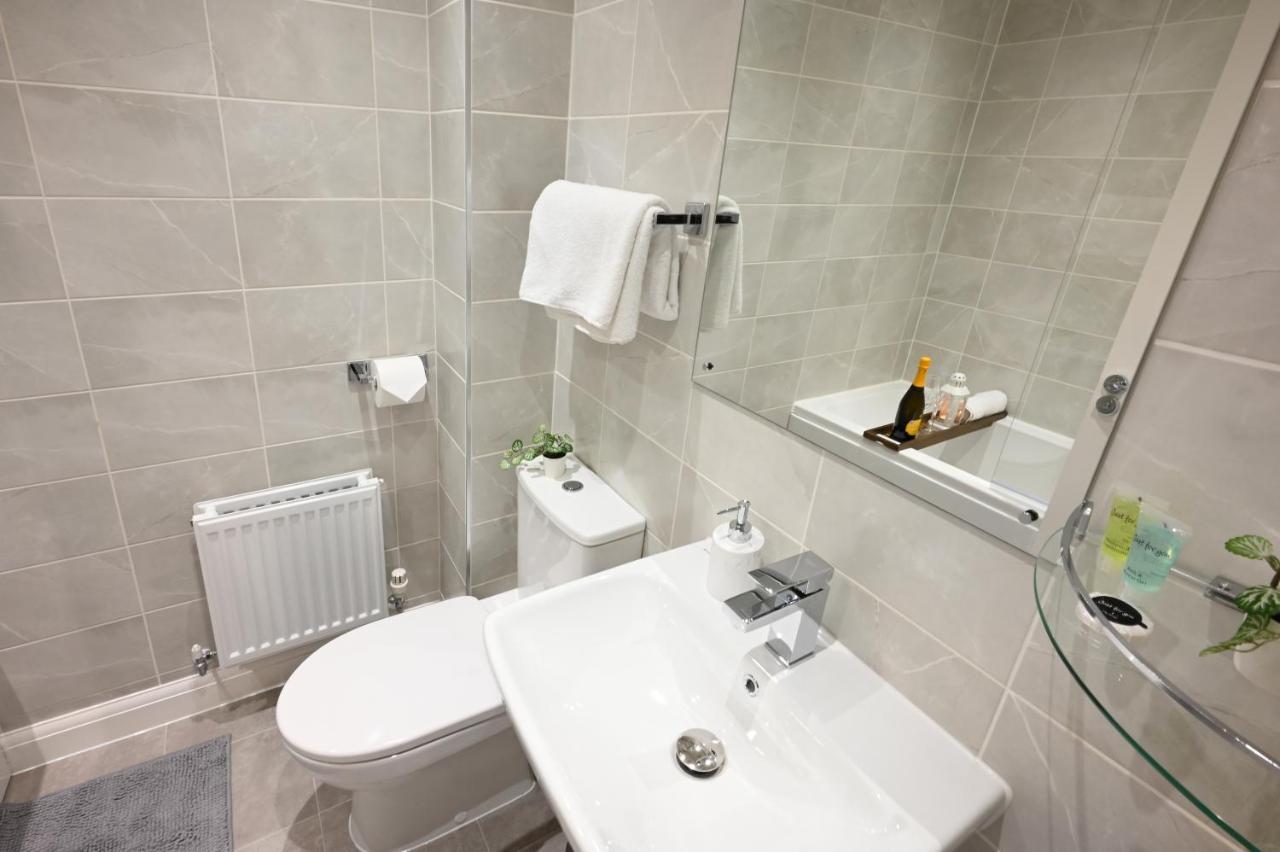 דירות Luxury 4 Bed House With Gated Parking In The Heart Of Birmingham! מראה חיצוני תמונה