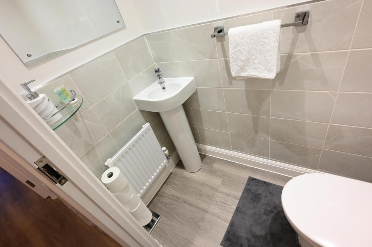 דירות Luxury 4 Bed House With Gated Parking In The Heart Of Birmingham! מראה חיצוני תמונה
